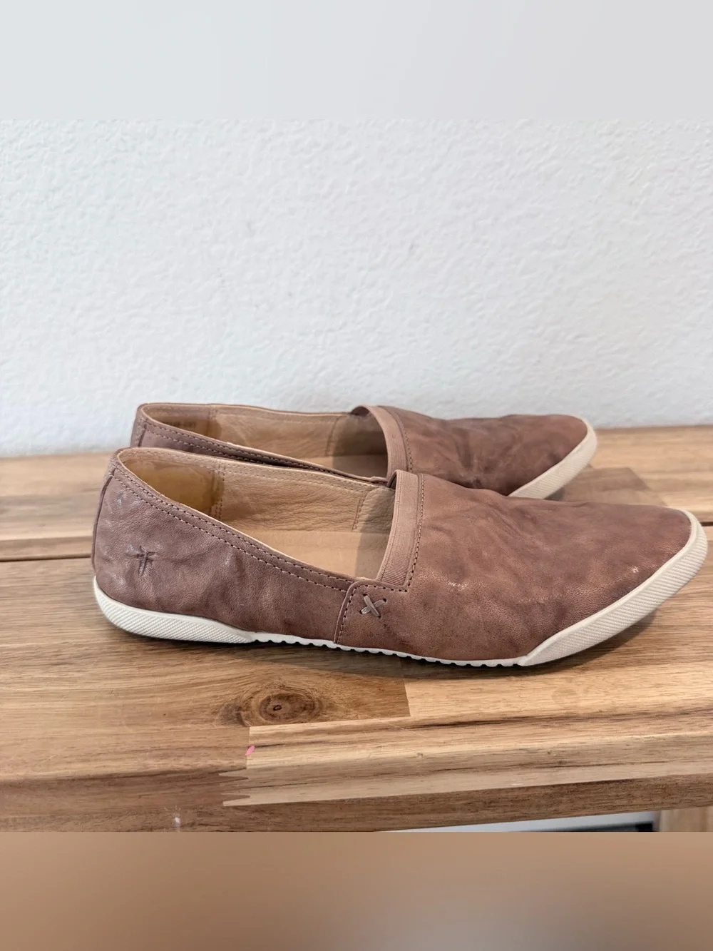 FRYE- The Melanie Leather Slip On Shoes- Size 7.5